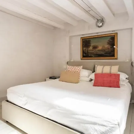 Mmesuite Arena Di By Maisonme Collection Apartment Verona