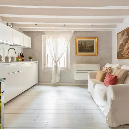 Mmesuite Arena Di By Maisonme Collection Apartment
